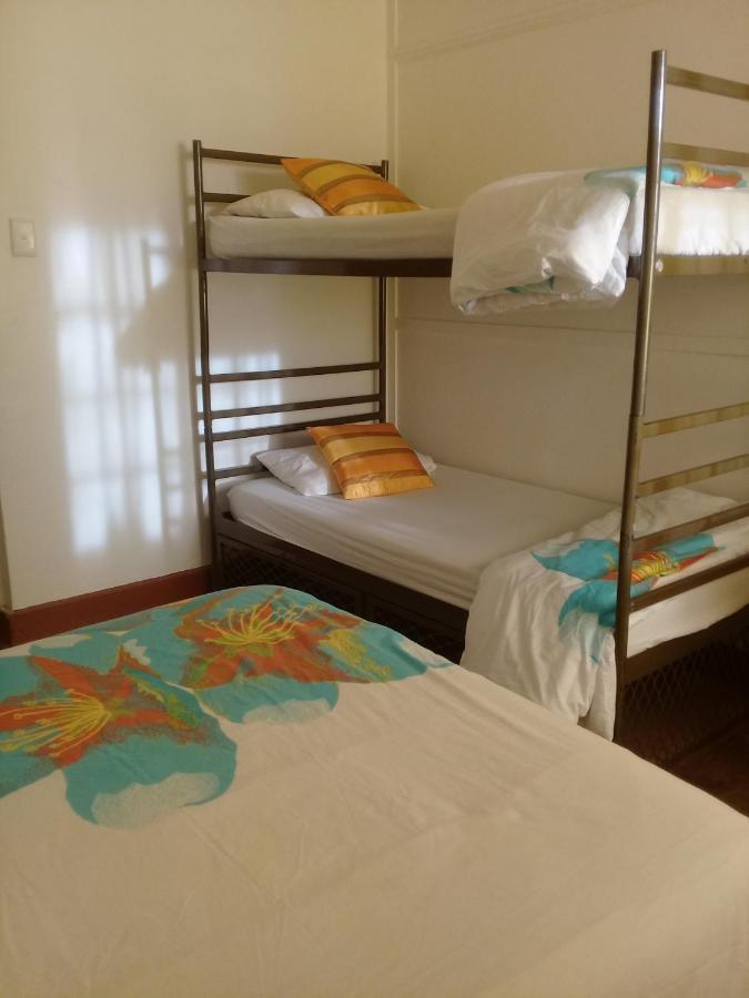 Lighthouse Farm Backpackers Lodge Cape Town Room photo