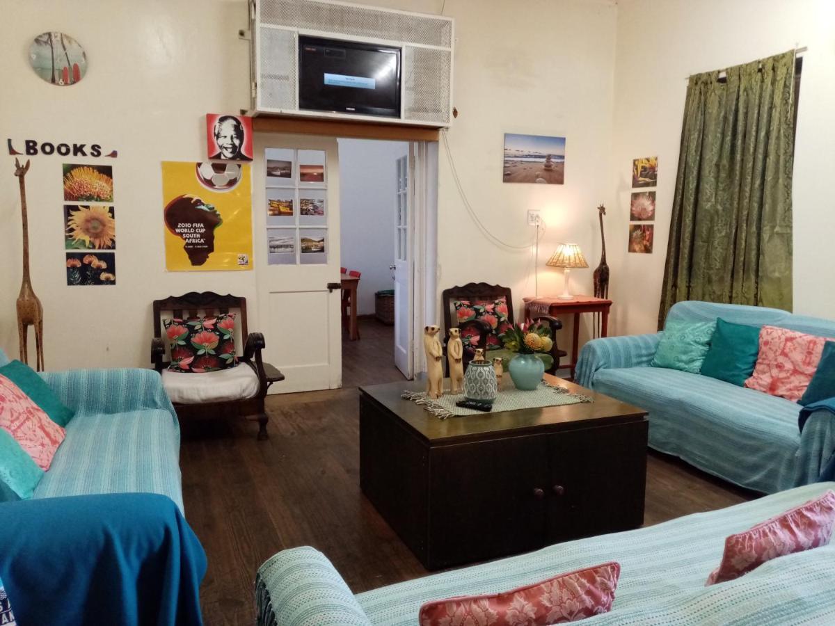 Lighthouse Farm Backpackers Lodge Cape Town Exterior photo
