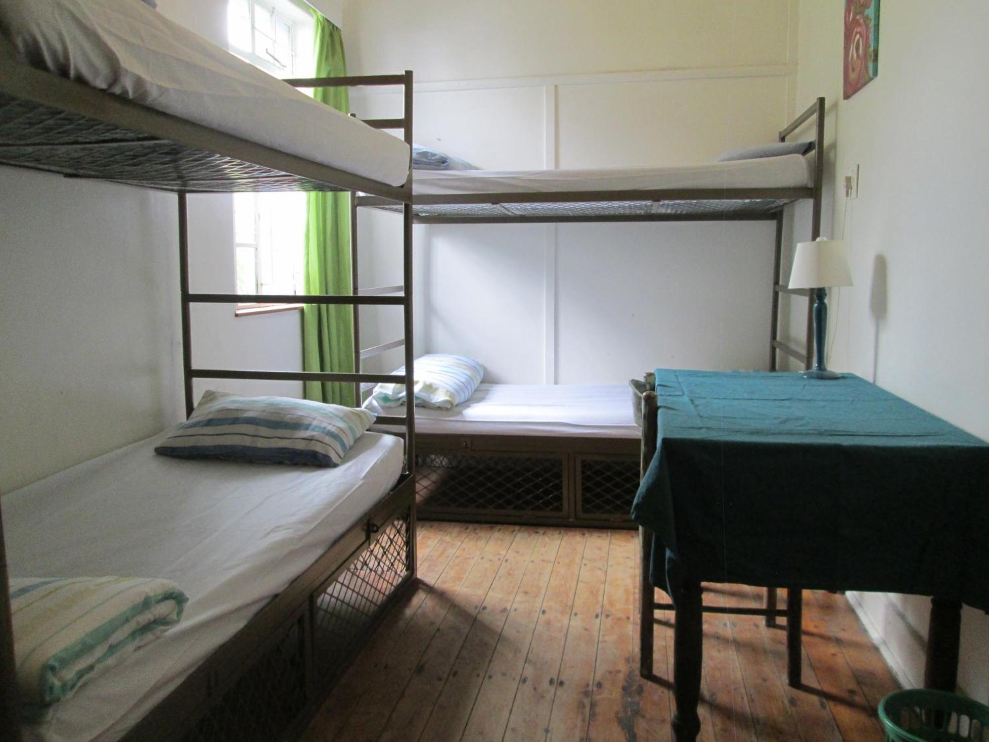 Lighthouse Farm Backpackers Lodge Cape Town Exterior photo