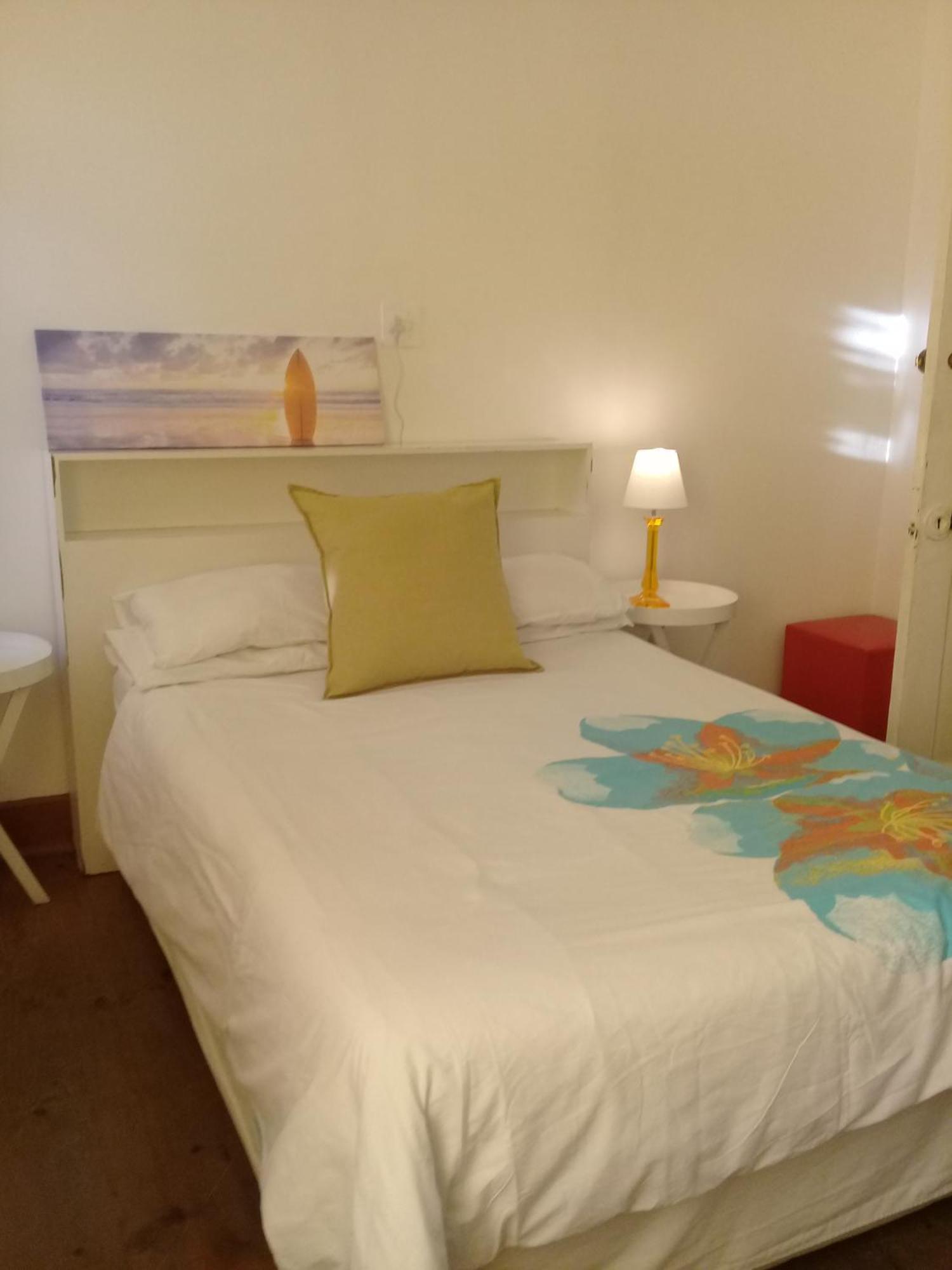 Lighthouse Farm Backpackers Lodge Cape Town Exterior photo