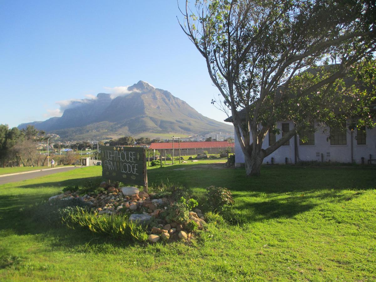 Lighthouse Farm Backpackers Lodge Cape Town Exterior photo