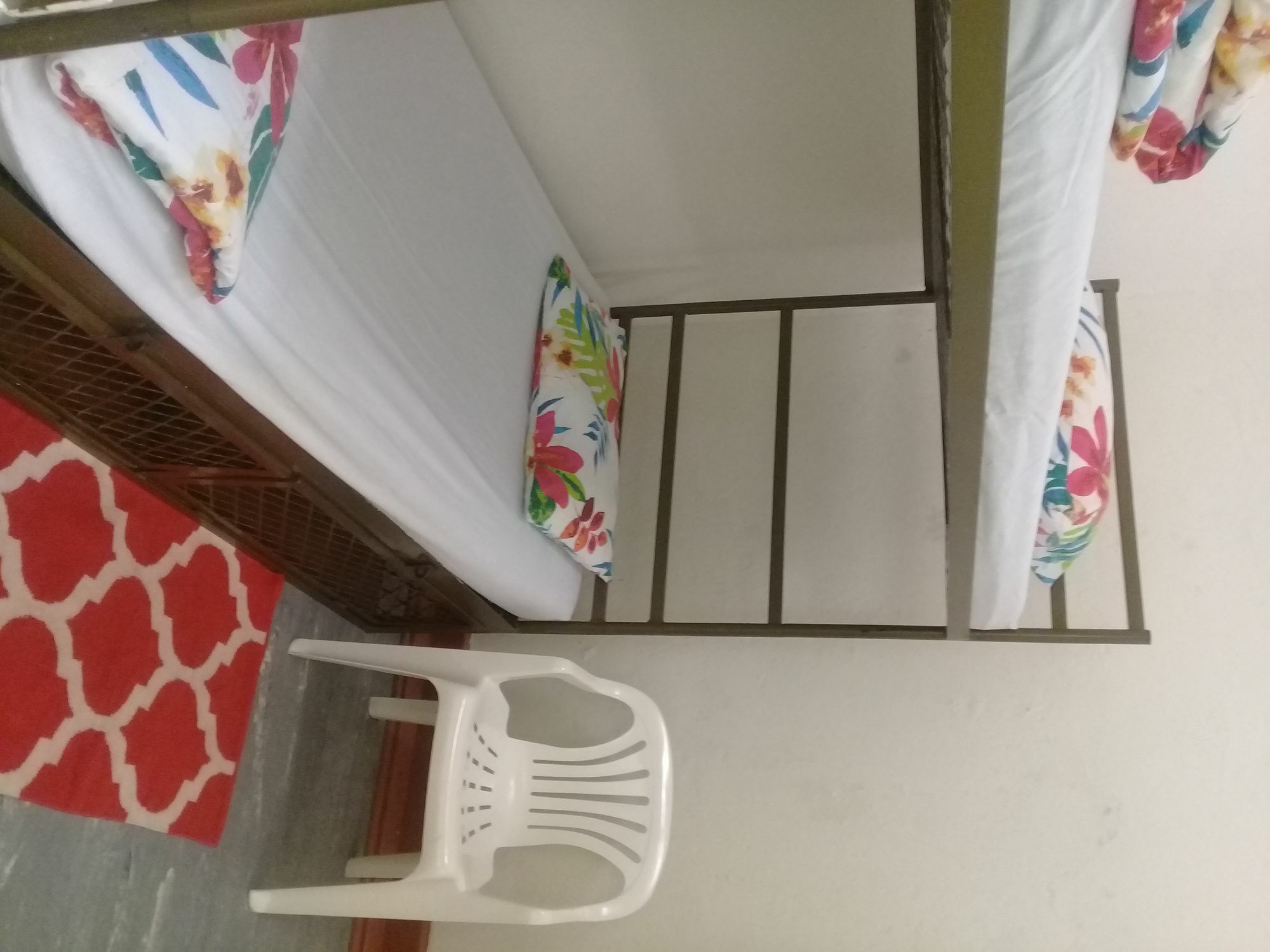 Lighthouse Farm Backpackers Lodge Cape Town Exterior photo